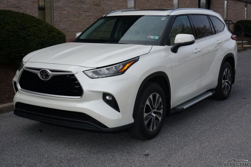 Toyota Highlander Romik RAL S Running Boards Side Steps Romik